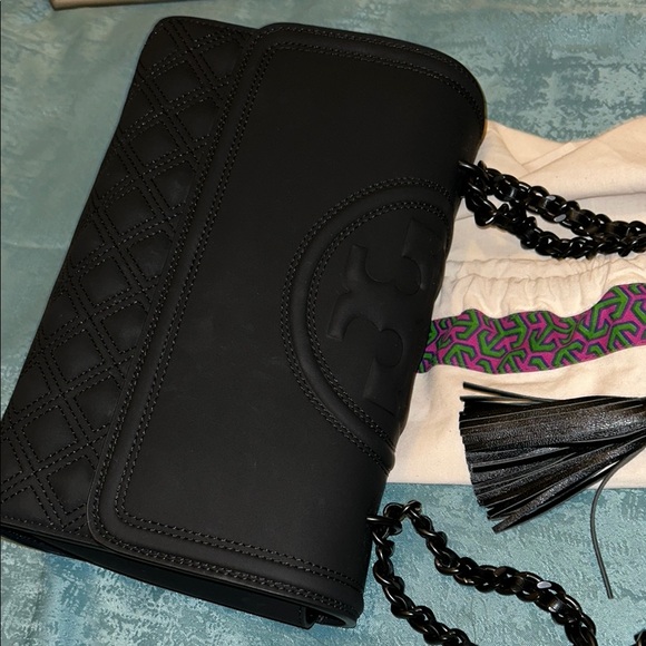 Tory Burch Fleming Two Way Crossbody/ Shoulder Bag - Picture 13 of 17